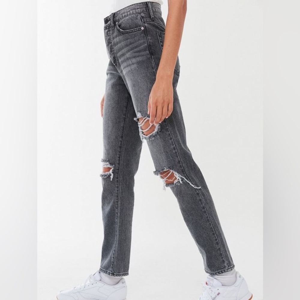 SO CUTE American Eagle High Rise Black Wash Ripped Wide Leg Jeans